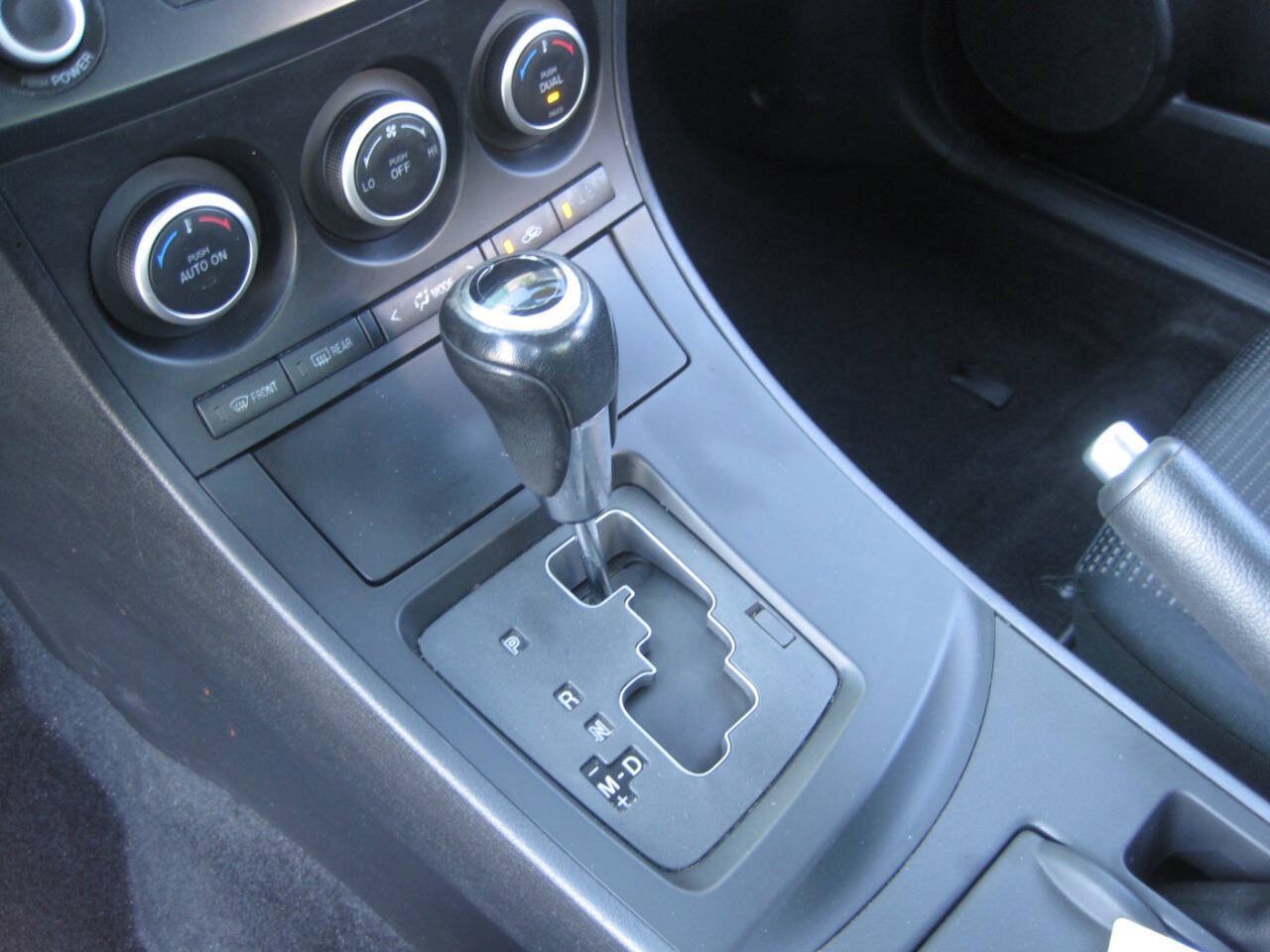 Used 2013 MAZDA MAZDA3 i Touring FWD image 24