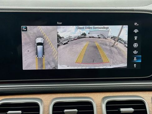 Used 2022 Mercedes-Benz GLS 450 4MATIC image 36