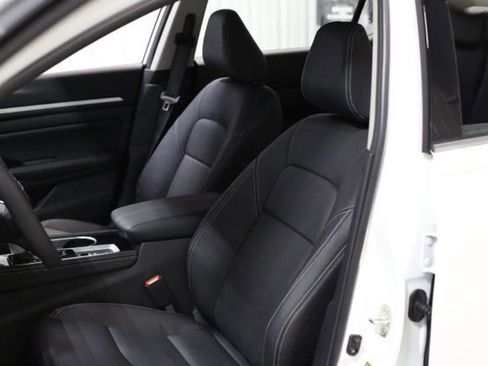 New 2025 Nissan Altima 2.5 SL image 9