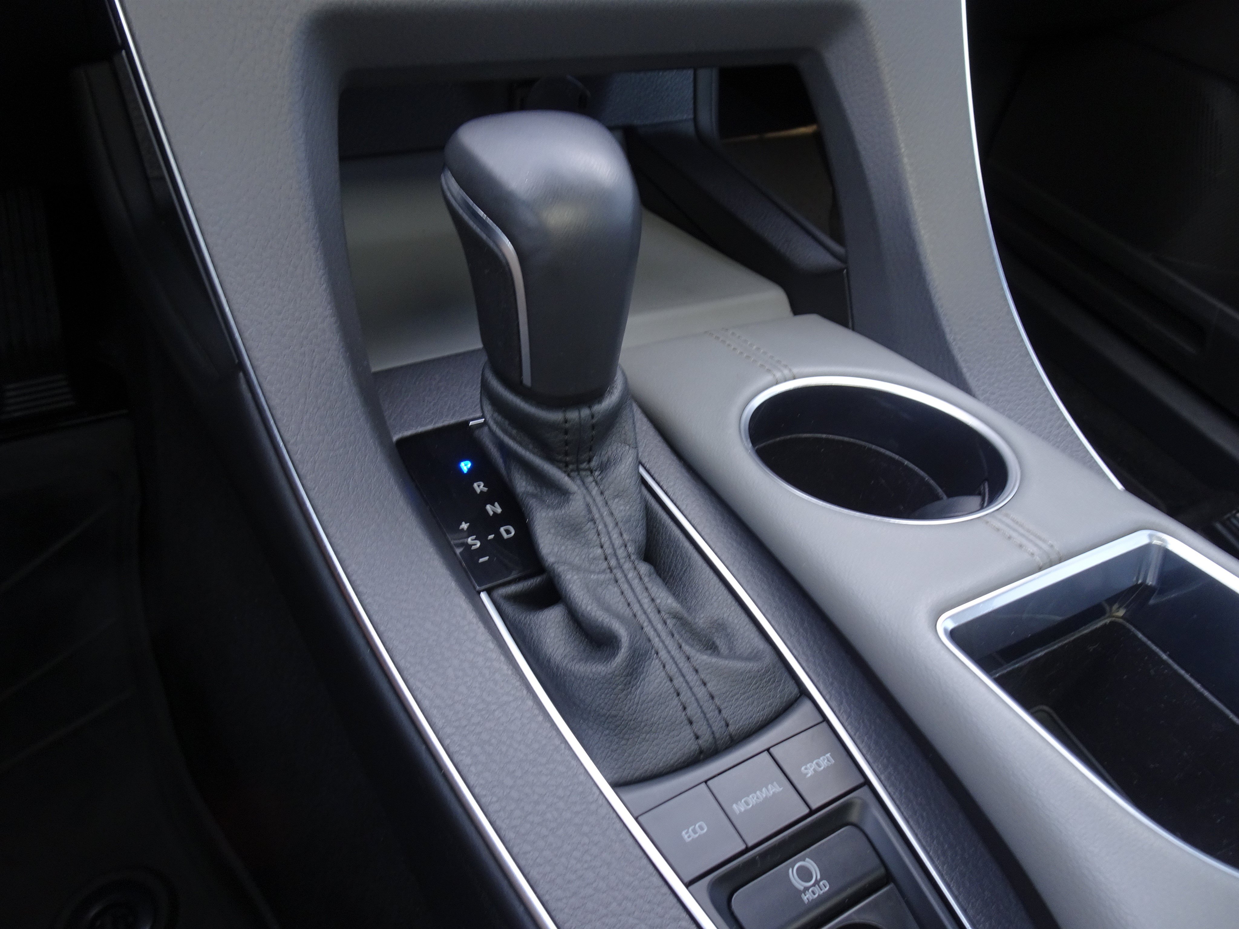 Used 2021 Toyota Avalon XLE w/ Moonroof Package FWD image 12
