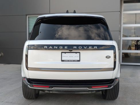 Used 2023 Land Rover Range Rover SE image 9