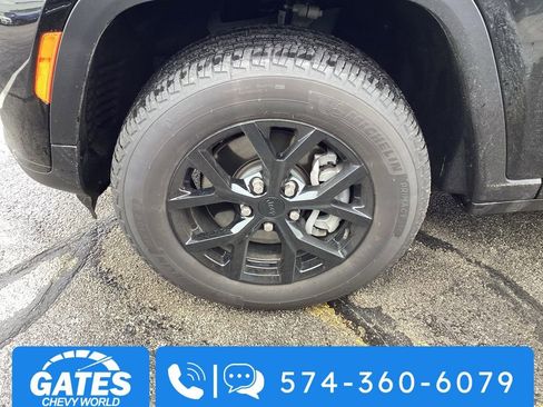Used 2025 Jeep Grand Cherokee L Altitude AWD/4WD image 34