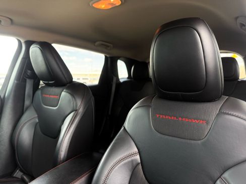 Used 2016 Jeep Cherokee Trailhawk image 20