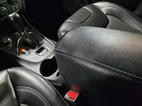 Used 2021 Jeep Cherokee Latitude Plus image 26