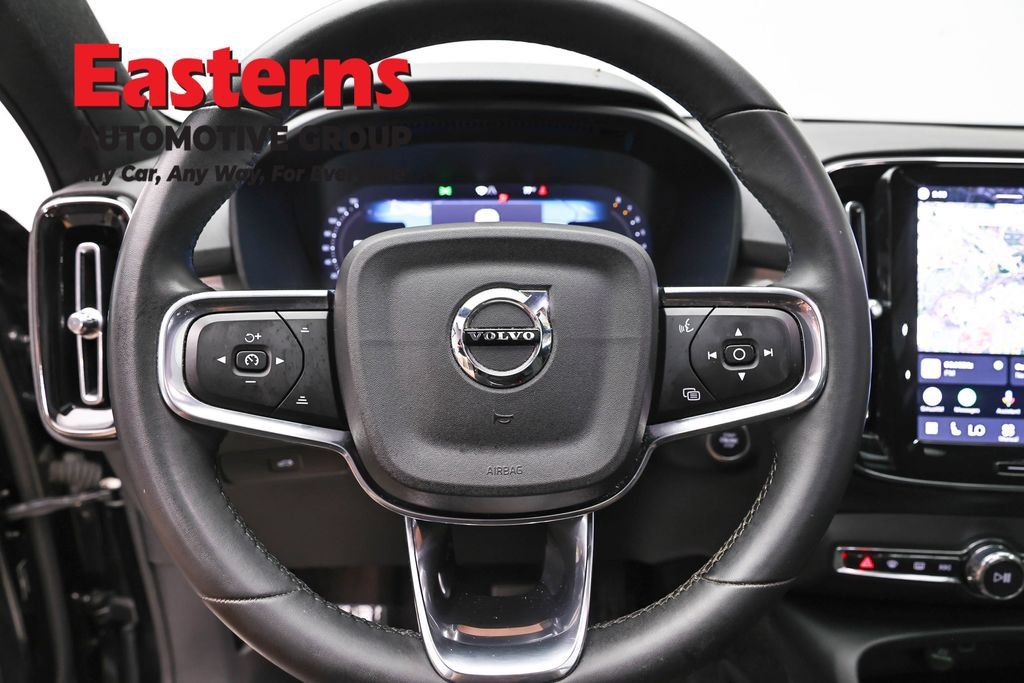 Used 2024 Volvo XC40 B5 Core AWD/4WD image 12