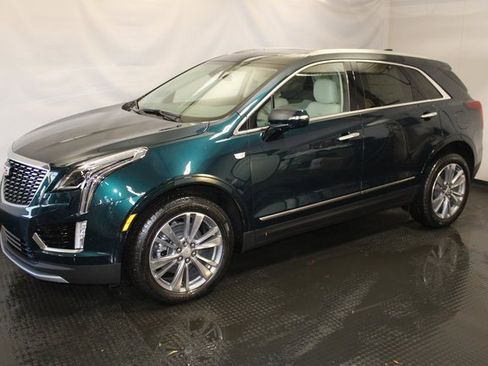 New 2025 Cadillac XT5 Premium Luxury image 2