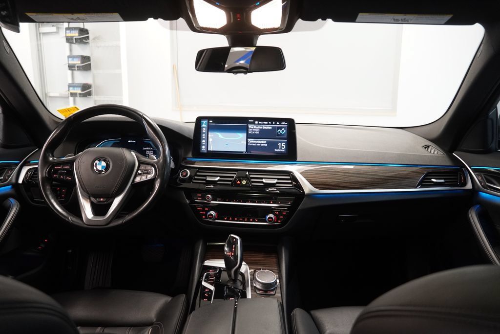 Used 2021 BMW 530e xDrive w/ Parking Assistance Package AWD/4WD image 20