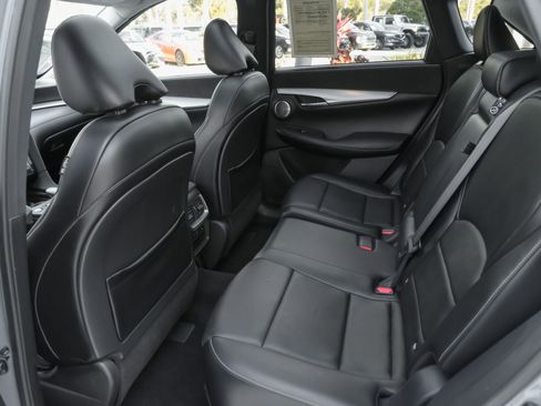 Used 2022 INFINITI QX50 Sensory image 32