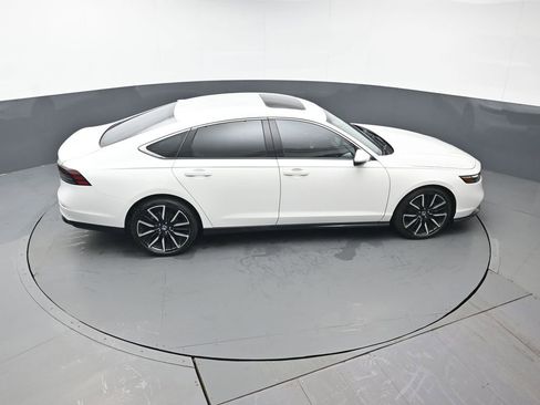 Used 2024 Honda Accord Touring image 38