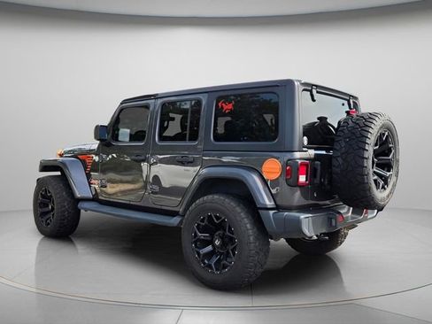 Used 2020 Jeep Wrangler Unlimited Sahara AWD/4WD image 4