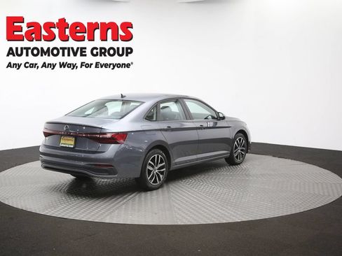Used 2025 Volkswagen Jetta SE FWD image 39