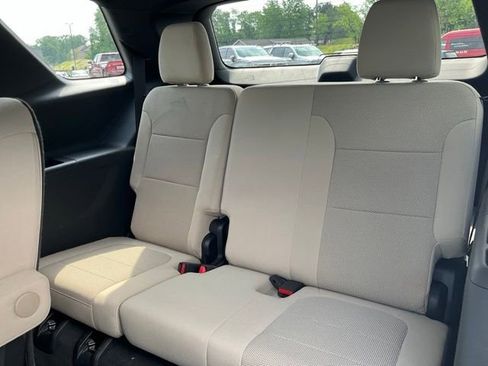 Used 2023 Chevrolet Traverse LT AWD/4WD image 9