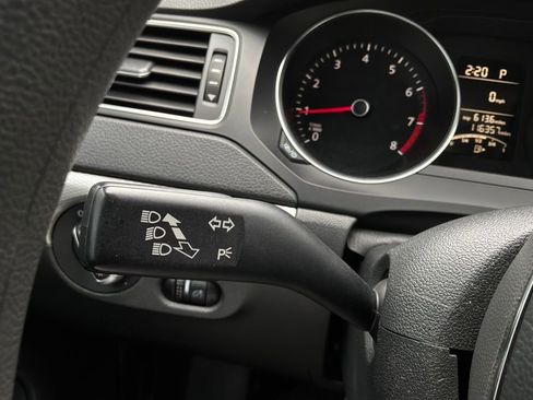 Used 2018 Volkswagen Jetta S FWD image 28