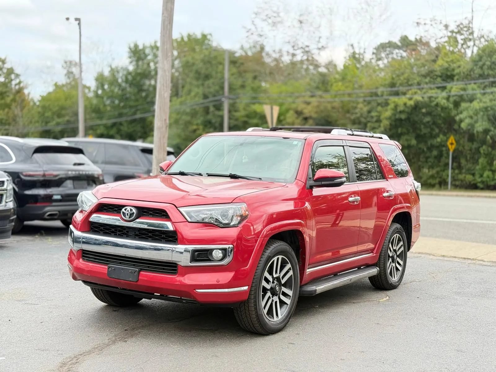 Used 2014 Toyota 4Runner Limited AWD/4WD image 5