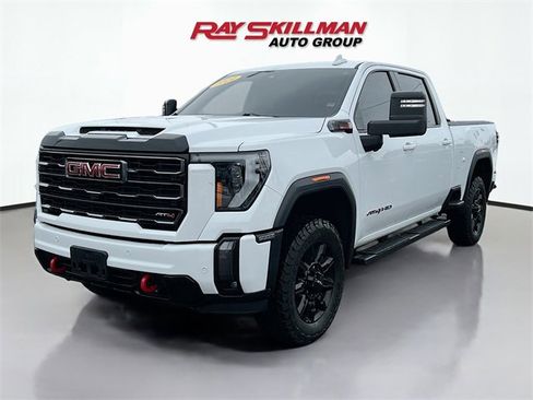 Used 2024 GMC Sierra 2500 AT4 image 3