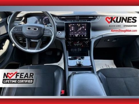 Used 2024 Jeep Grand Cherokee Altitude AWD/4WD image 23