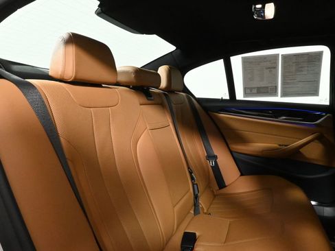 Certified 2022 BMW 530i xDrive w/ Convenience Package image 34