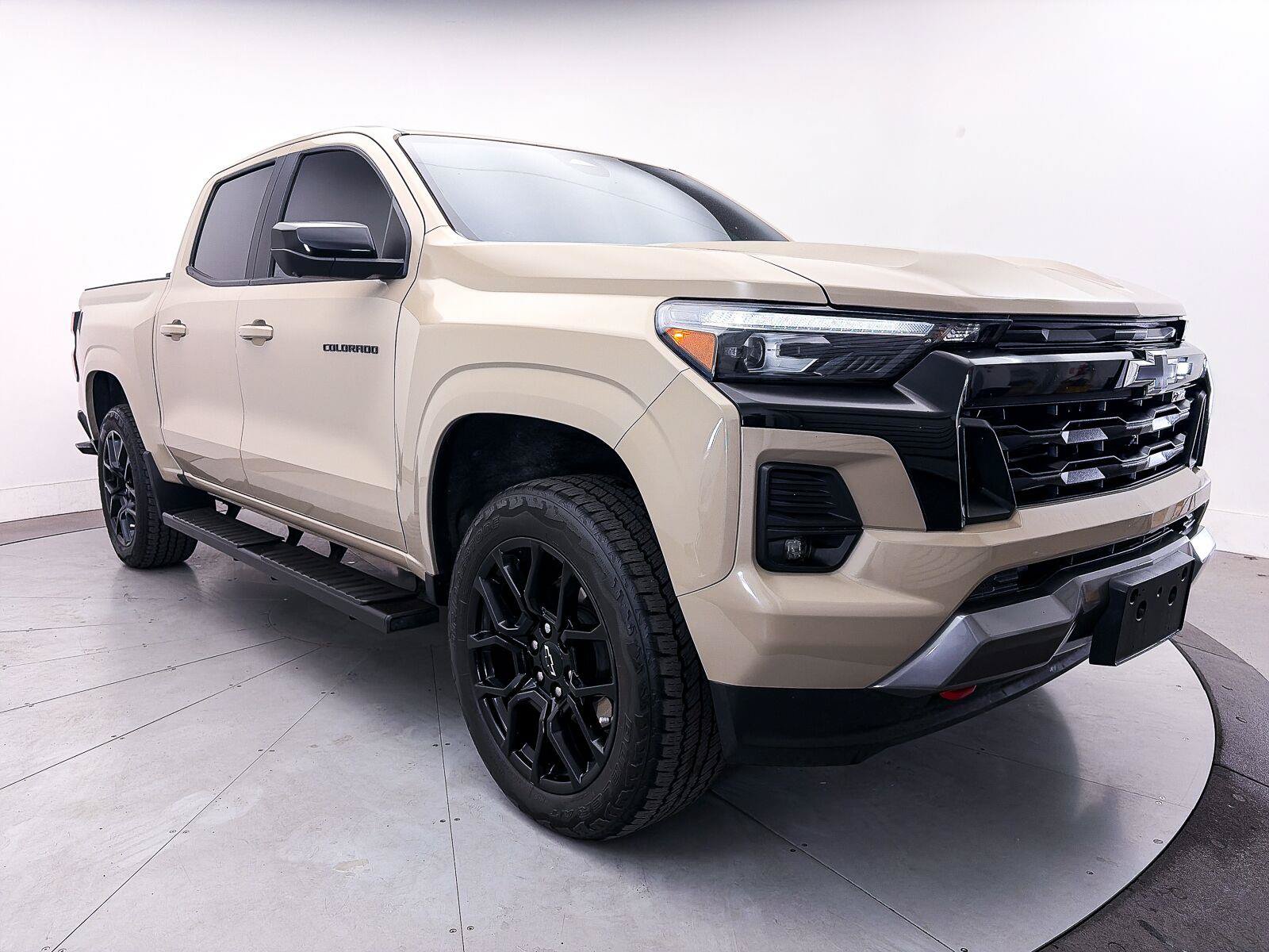 Used 2024 Chevrolet Colorado Z71 w/ LPO, Dark Essentials Package AWD/4WD image 12