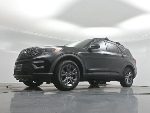 Certified 2023 Ford Explorer XLT w/ Equipment Group 202A image 50