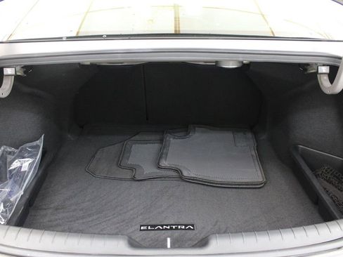 Used 2024 Hyundai Elantra Limited FWD image 31