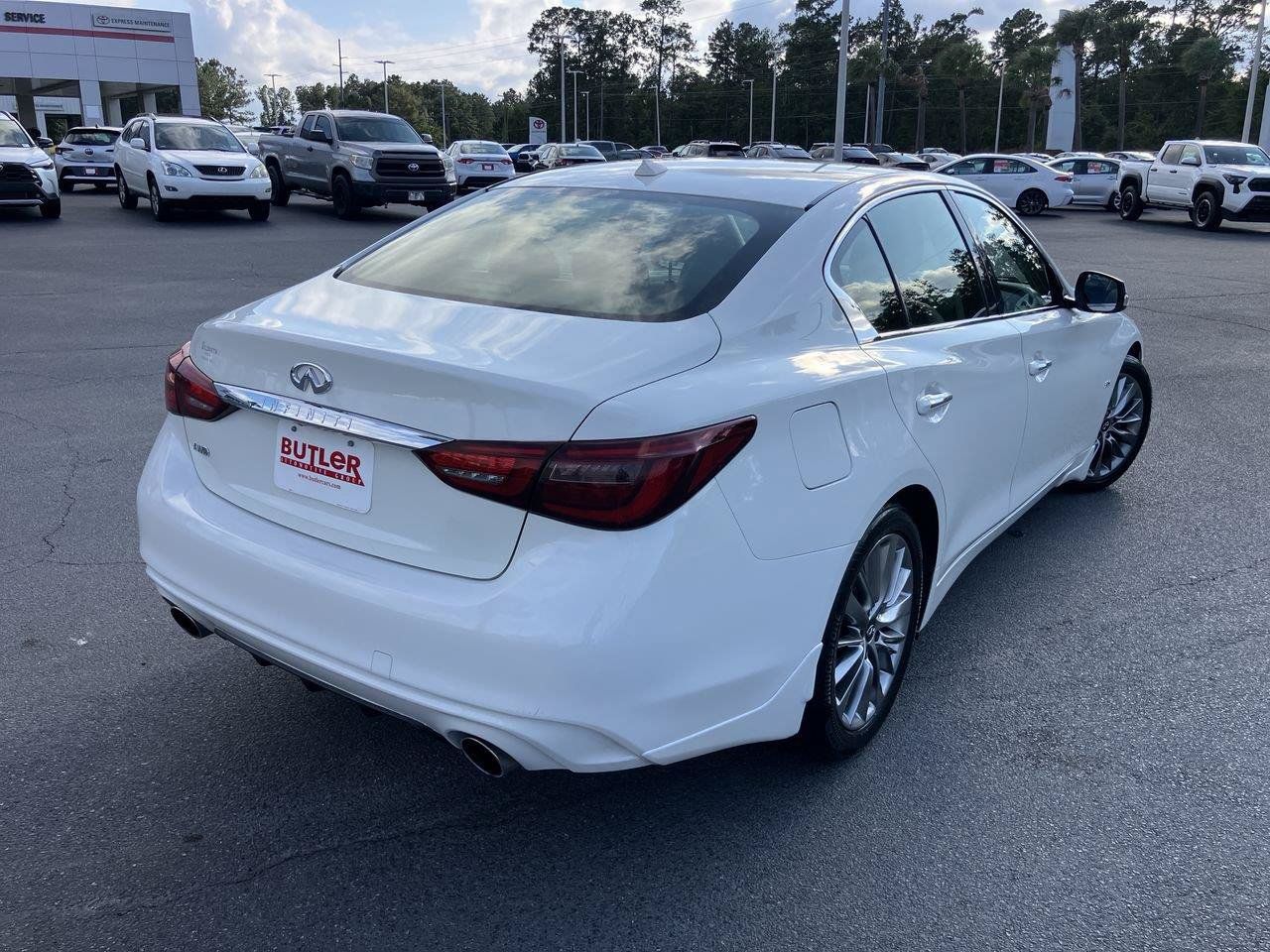 Used 2019 INFINITI Q50 Luxe w/ Essential Package (3.0T Luxe) AWD/4WD image 5