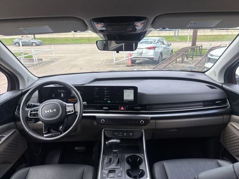 Used 2026 Kia Carnival FWD image 35