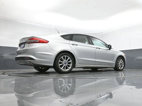 Used 2017 Ford Fusion SE image 40