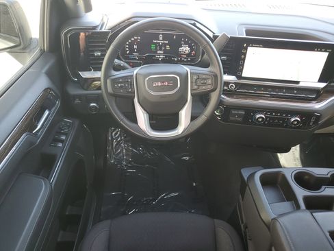 Used 2025 GMC Sierra 1500 Elevation image 13