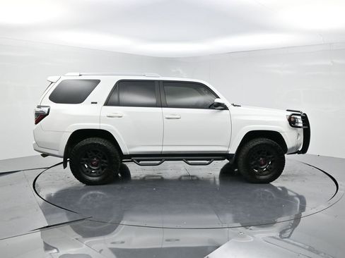 Used 2018 Toyota 4Runner SR5 image 4