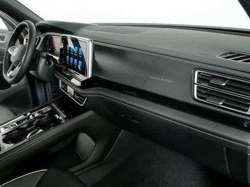 New 2026 Volkswagen Atlas Cross Sport SEL Premium R-Line image 25