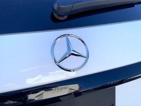 Used 2025 Mercedes-Benz GLC 350e 4MATIC image 28