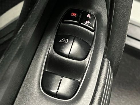 Used 2017 Nissan Rogue SL image 13