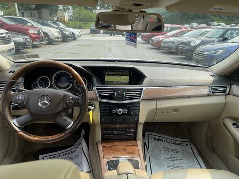 Used 2011 Mercedes-Benz E 350 4MATIC Sedan image 18