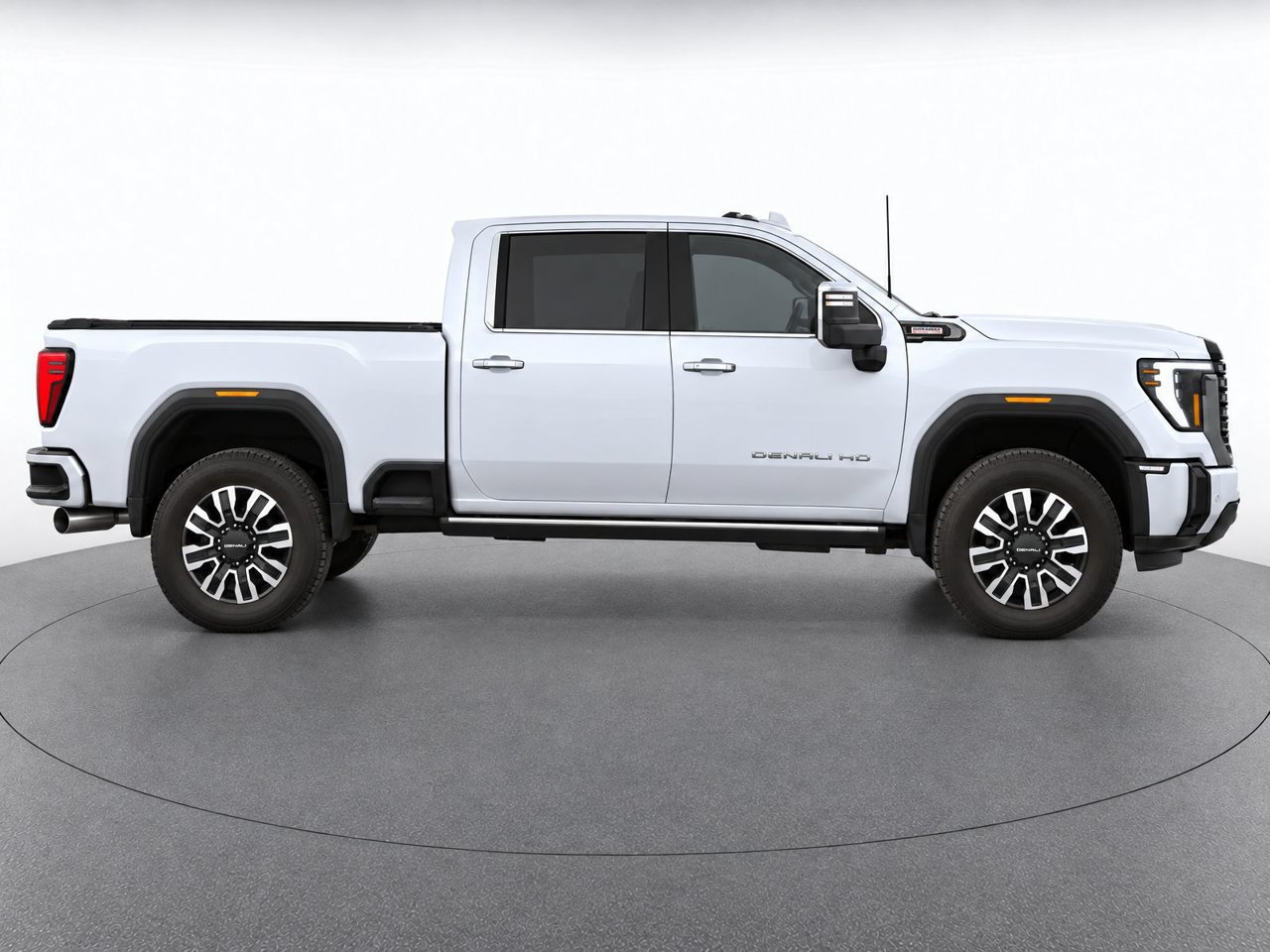 Used 2025 GMC Sierra 2500 Denali Ultimate AWD/4WD image 8
