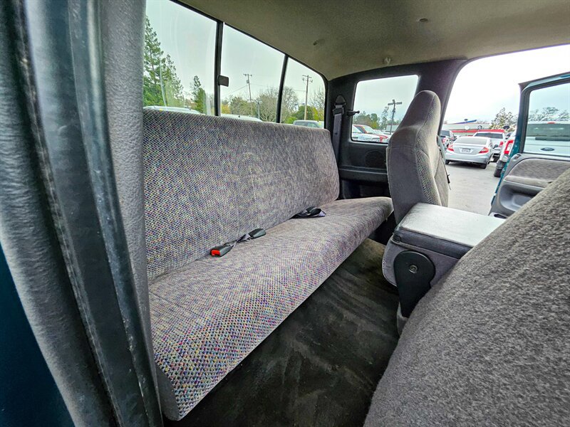 Used 1998 Dodge Ram 2500 Truck 4x4 Club Cab image 14