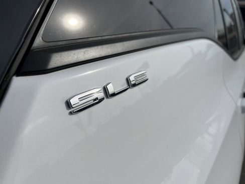 Used 2024 GMC Terrain SLE image 4