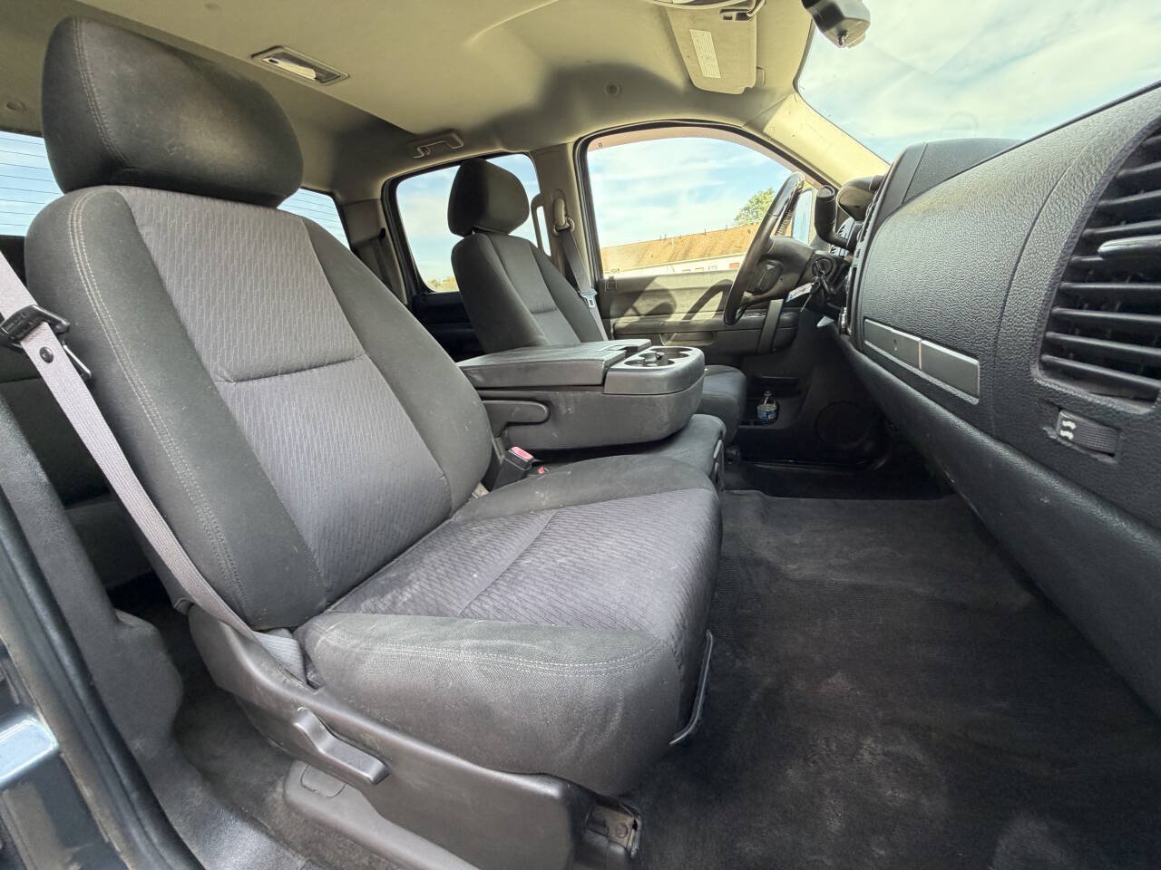 Used 2011 Chevrolet Silverado 2500 LT w/ Interior Plus Package AWD/4WD image 15