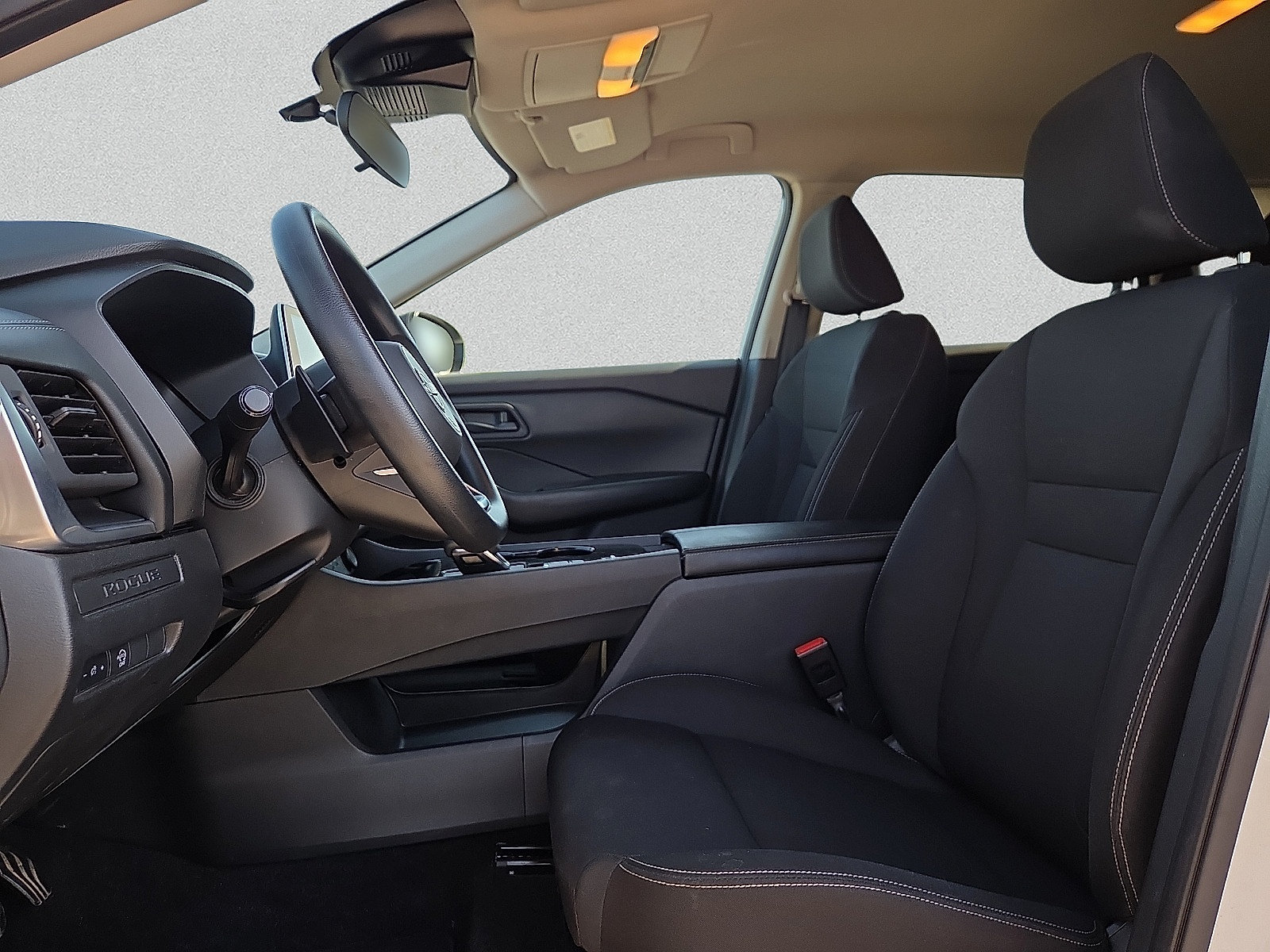 Used 2024 Nissan Rogue S FWD image 14