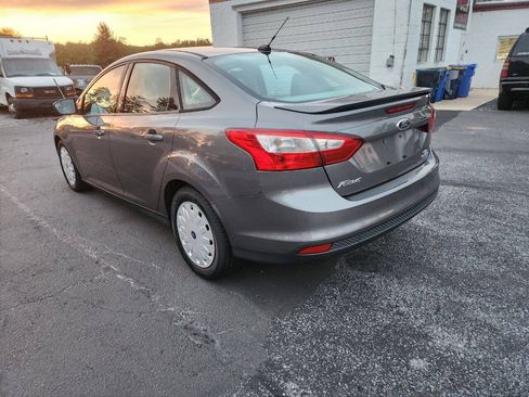 Used 2012 Ford Focus SE FWD image 7