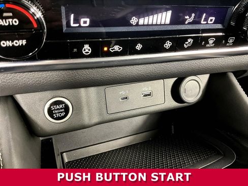 Used 2023 Nissan Rogue SL FWD image 16