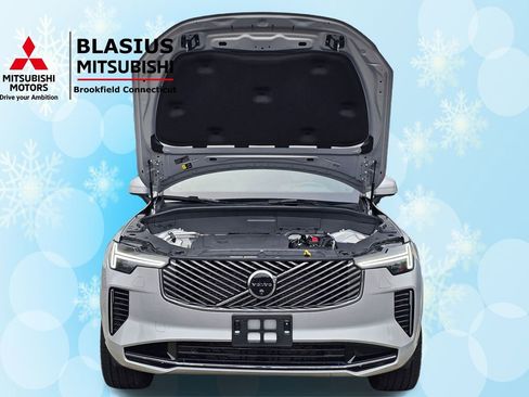 Used 2025 Volvo XC90 B6 Plus image 36