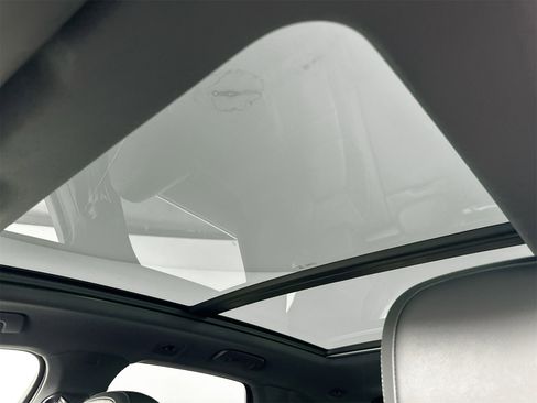 New 2026 Porsche Cayenne image 37