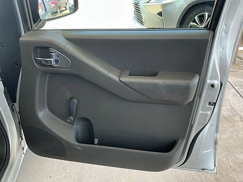 Used 2014 Nissan Frontier S w/ S Preferred Package RWD image 10