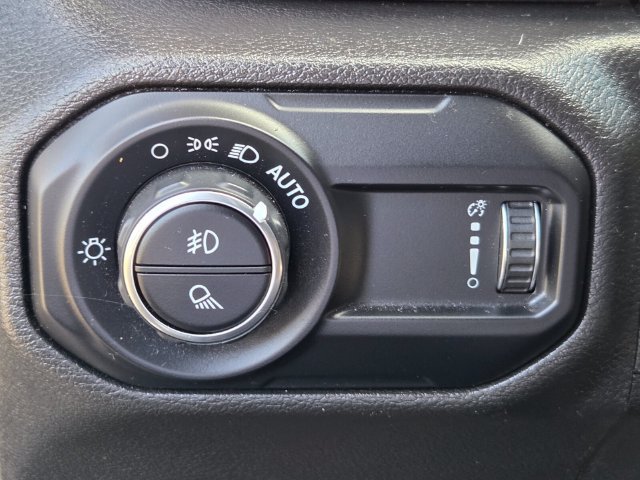 Used 2023 Jeep Gladiator Mojave AWD/4WD image 26