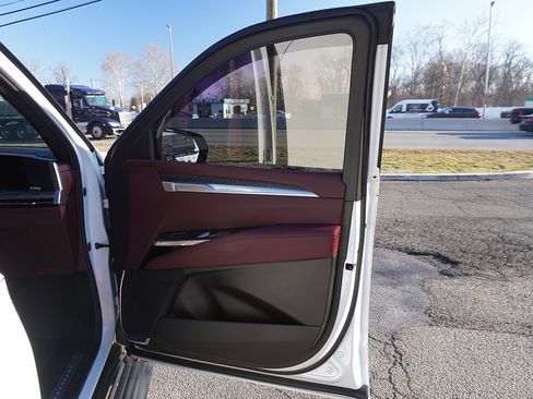 Used 2025 Cadillac Escalade Premium Luxury w/ LPO, Floor Liner Package image 33