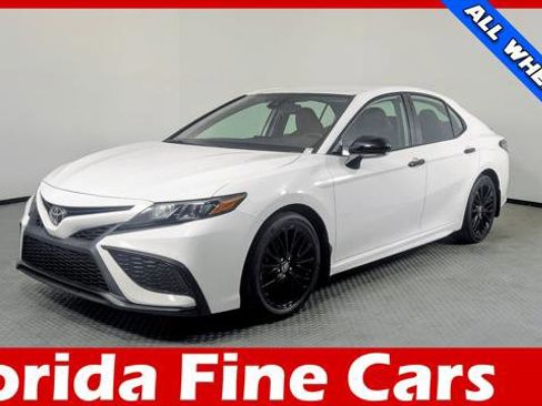Used 2022 Toyota Camry SE w/ Convenience Package image 1