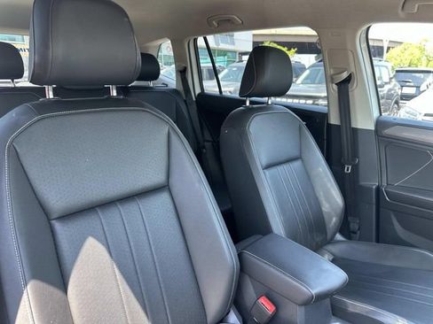 Used 2022 Volkswagen Tiguan SE AWD/4WD image 11