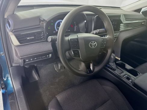 Used 2025 Toyota Camry LE w/ Convenience Package FWD image 9