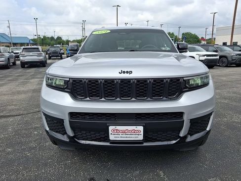 Certified 2024 Jeep Grand Cherokee L Altitude AWD/4WD image 3