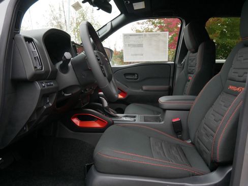 New 2026 Nissan Frontier PRO-4X w/ Pro-4x Convenience Package image 5